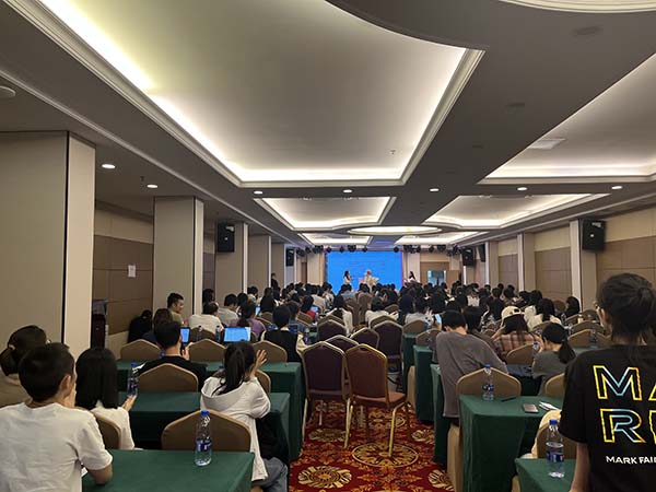 Աѵ,밢Ͱ͹վChatGPTóҵӦ